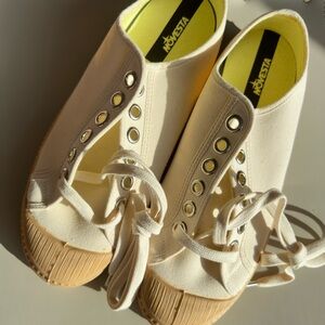 Novesta Cream Canvas Sneakers